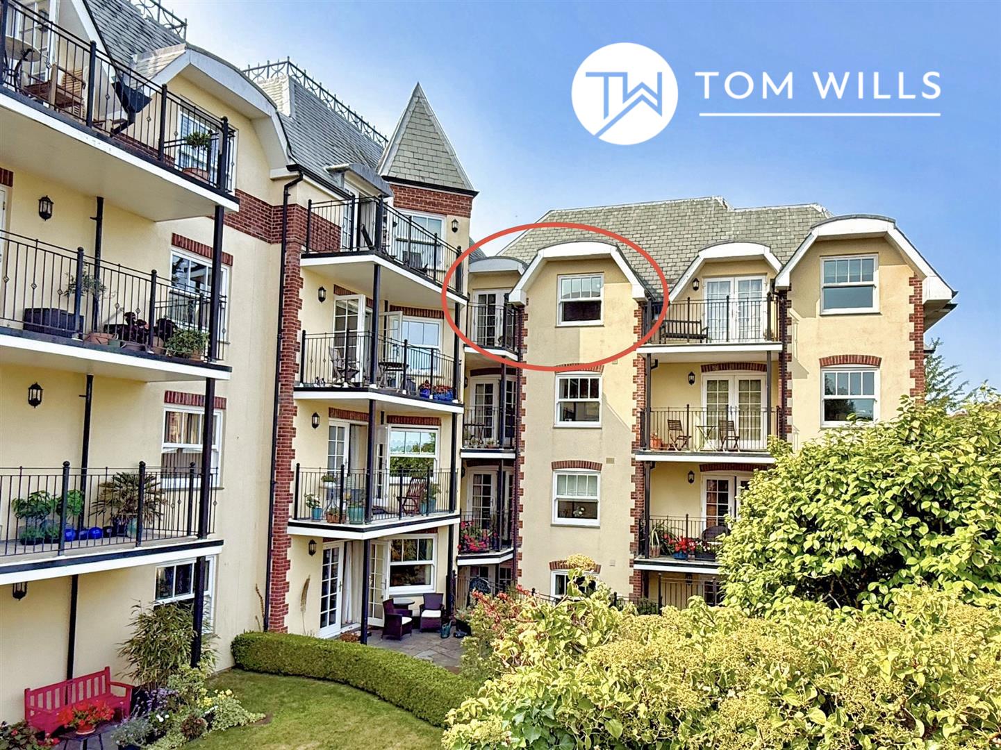 2 bed property in Sea View Court, Falmouth
